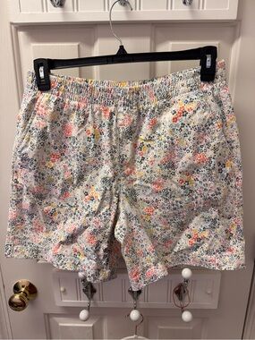 Lands’ End floral pull on chino shorts size 12